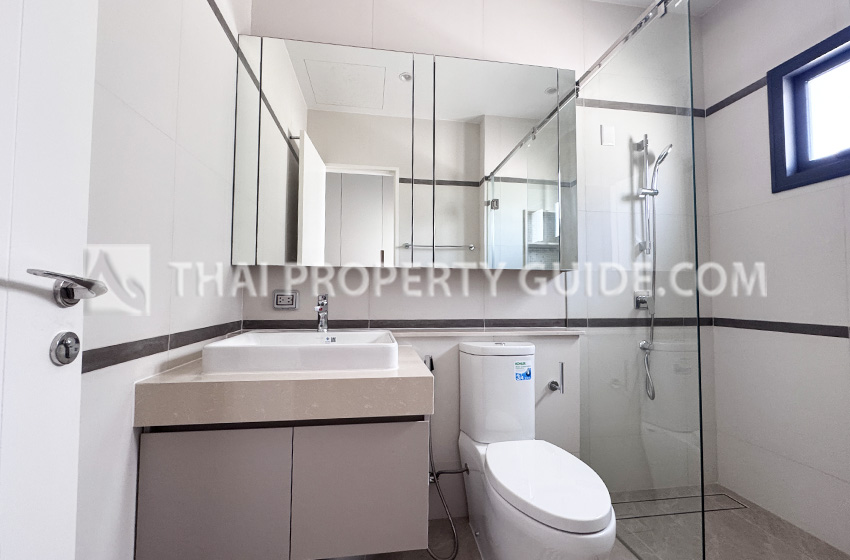 House with Shared Pool in Krung Thep Kritha 